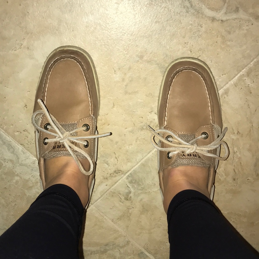 Women’s sperry boat shoe size 6.5 !!!